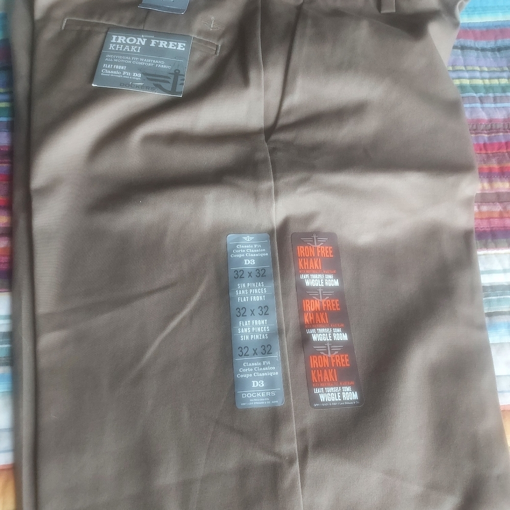 NWT Dockers 32x32, Old Navy Shorts 31W - Picture 3 of 6